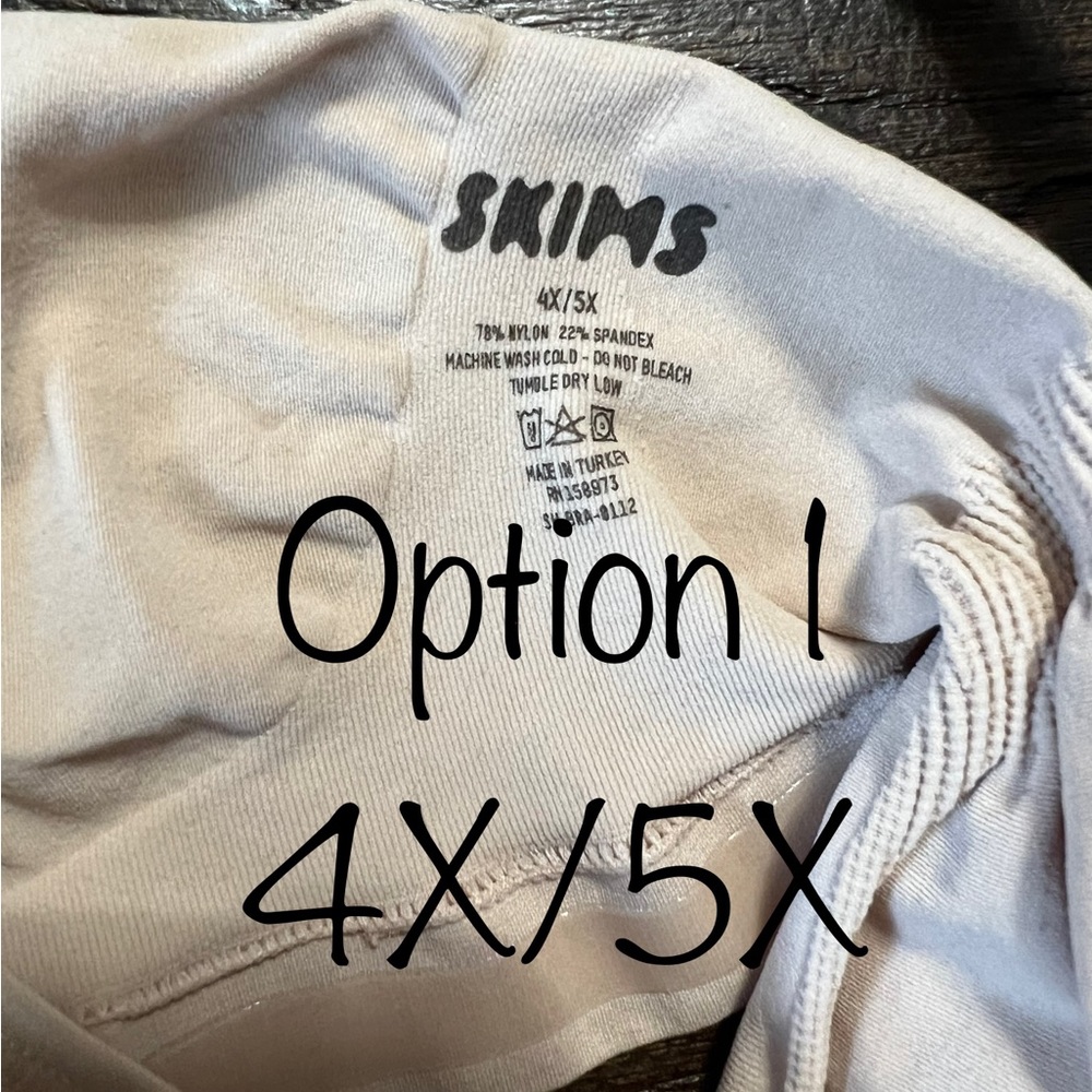 5. SKIMS Seamless Sculpt Bralette - Picture 5 of 16